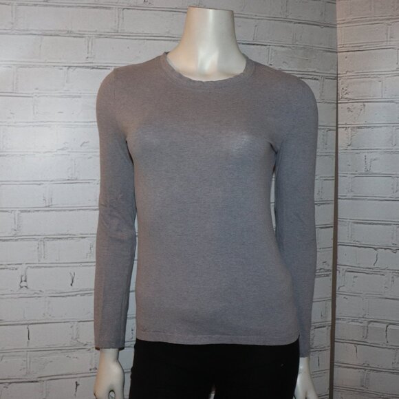 🌫️👚 Zenana Gray Long Sleeve Tee · Size M · Soft & Versatile - Picture 1 of 5